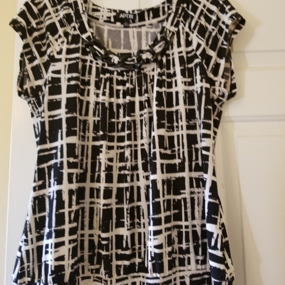 Black and white top